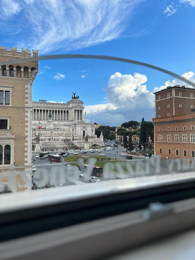 Piazza Venezia Luxury Suite Rome Exterior photo